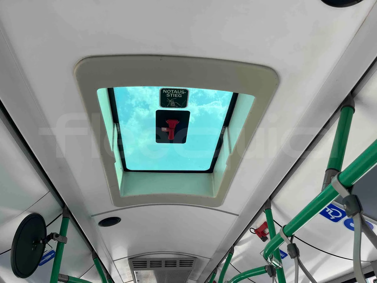 Solaris Urbino - roof hatch 1