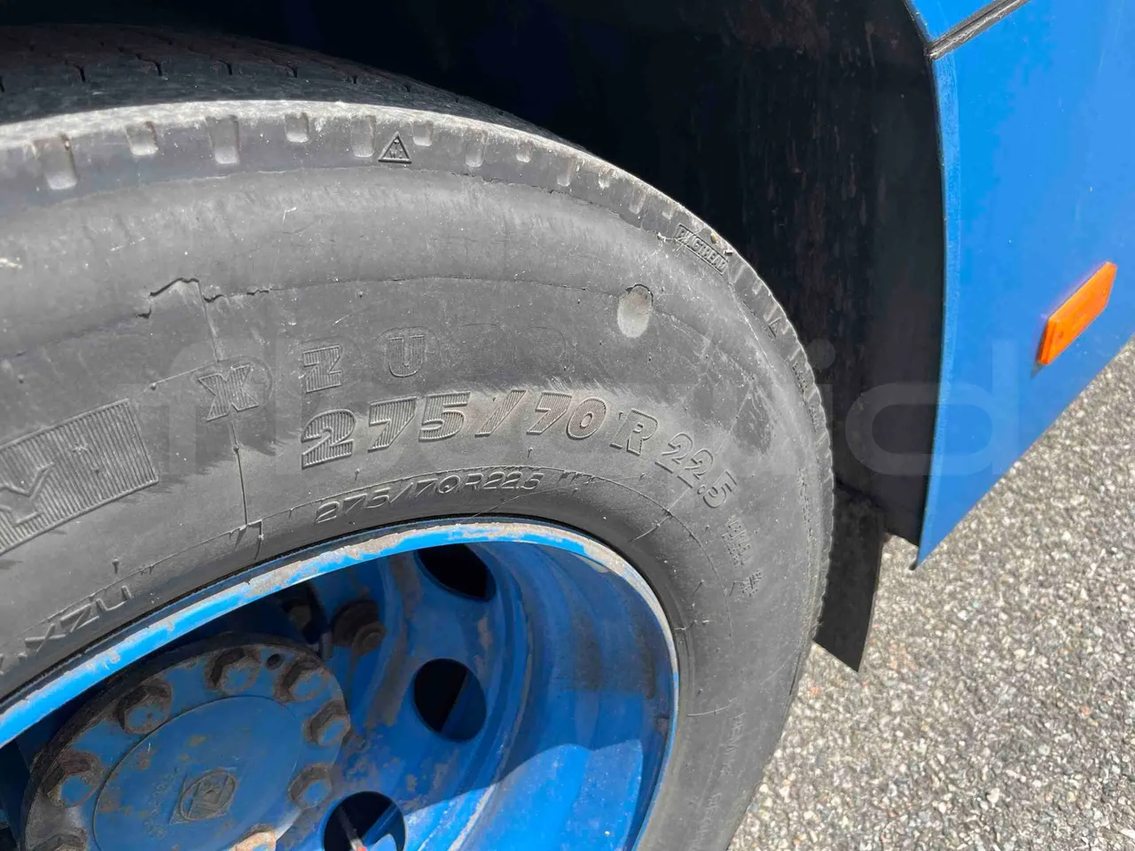 Solaris Urbino - tread condition front tires right