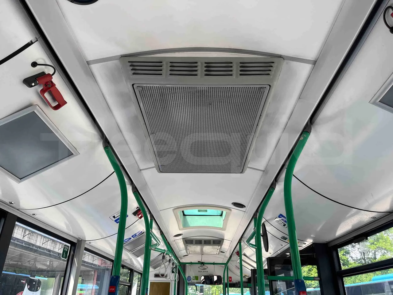 Solaris Urbino - overhead compartments photo