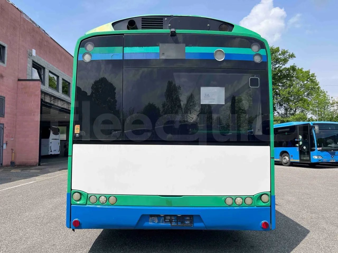 Solaris Urbino - rear hatch closed