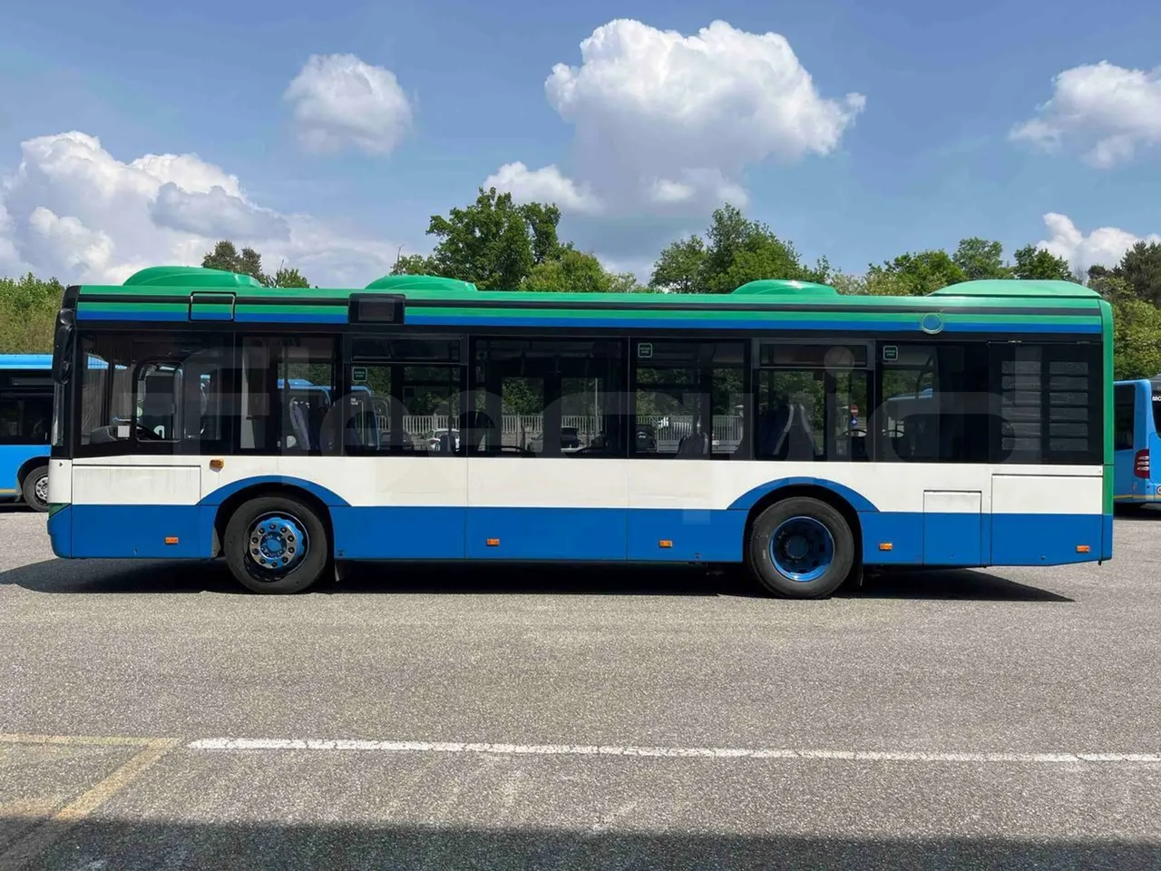 Solaris Urbino - left side photo
