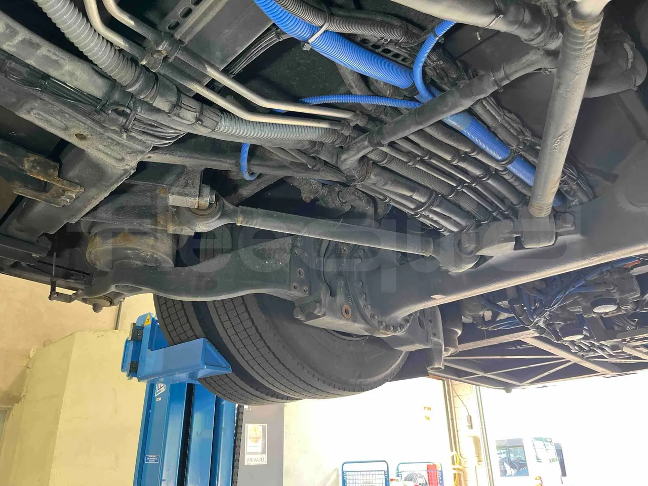 Solaris Urbino - axle 3 right side