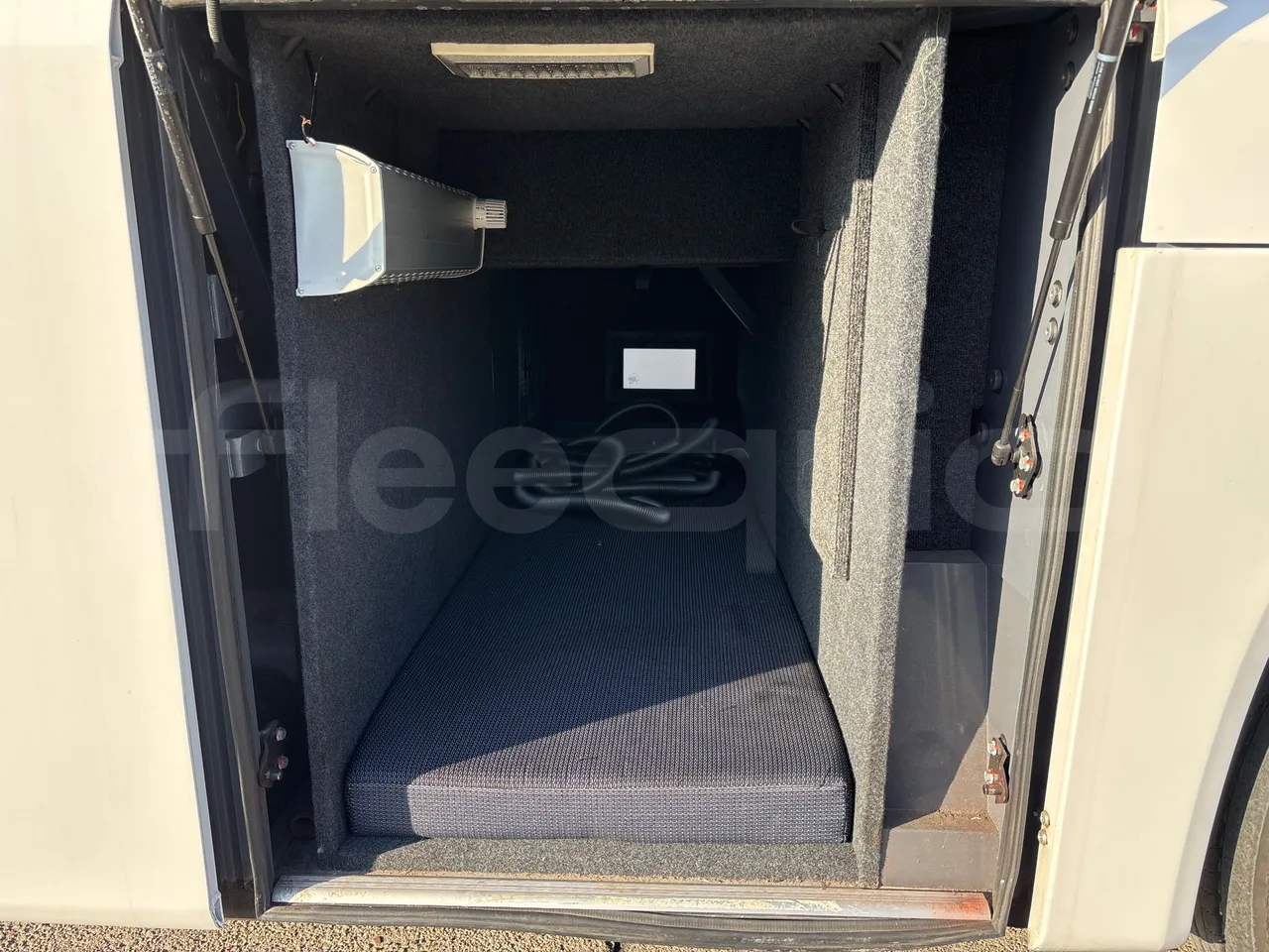 Vdl Futura FHD2 129/300 - EUR6 - 300kW - external compartments photo