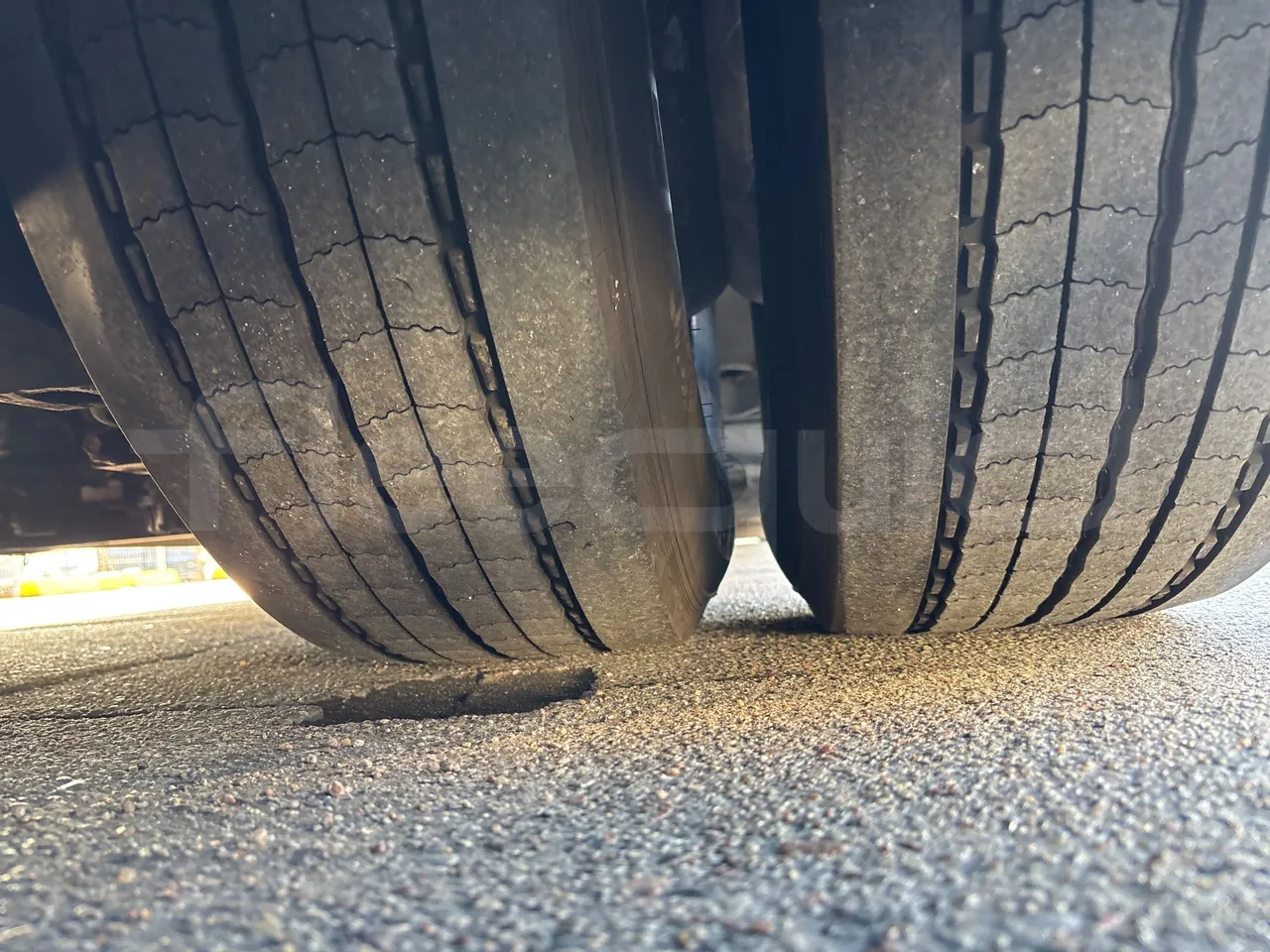 Vdl Futura FHD2 129/300 - EUR6 - 300kW - tread condition second axle tires right