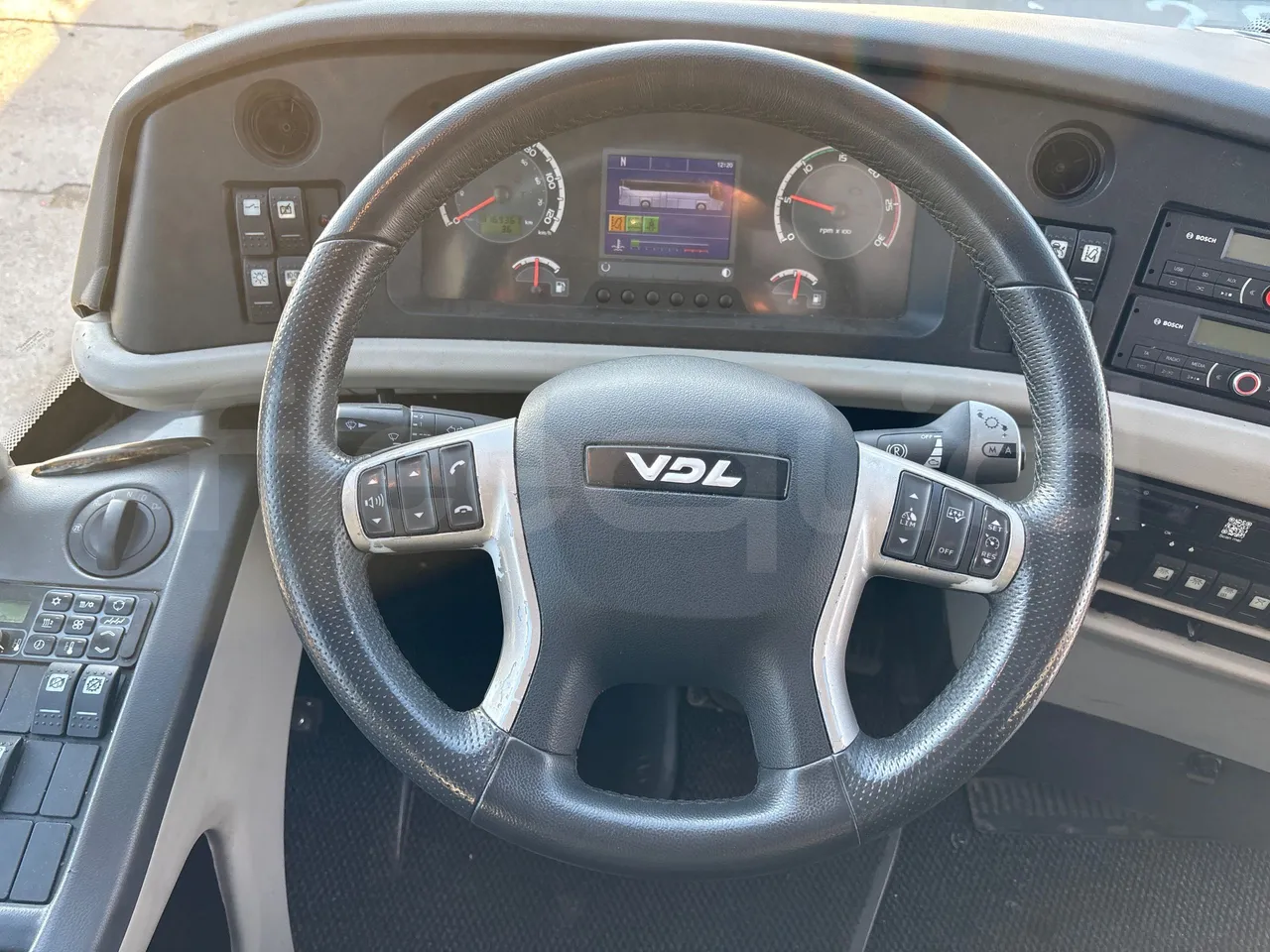 Vdl Futura FHD2 129/300 - EUR6 - 300kW - steering wheel photo