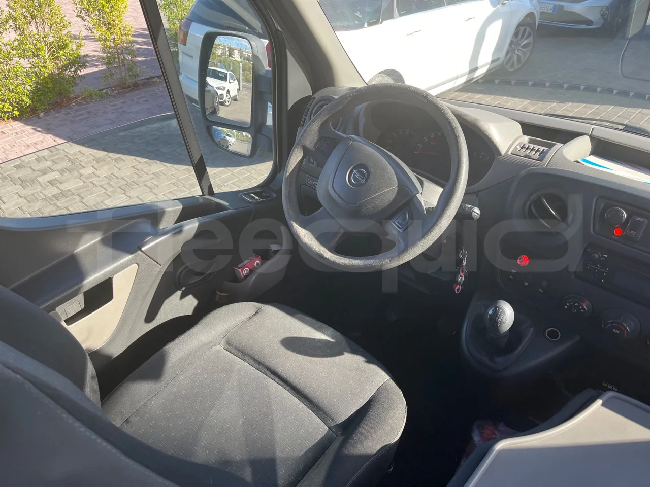 Opel Movano N4UE - 120 kwh - EURO5 - 6,198m - buttons panels on