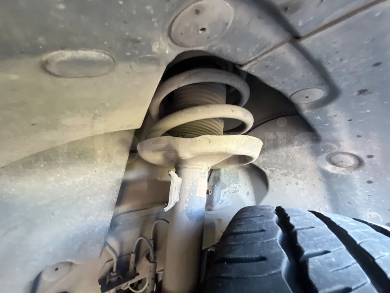 Opel Movano N4UE - 120 kwh - EURO5 - 6,198m - front air springs left