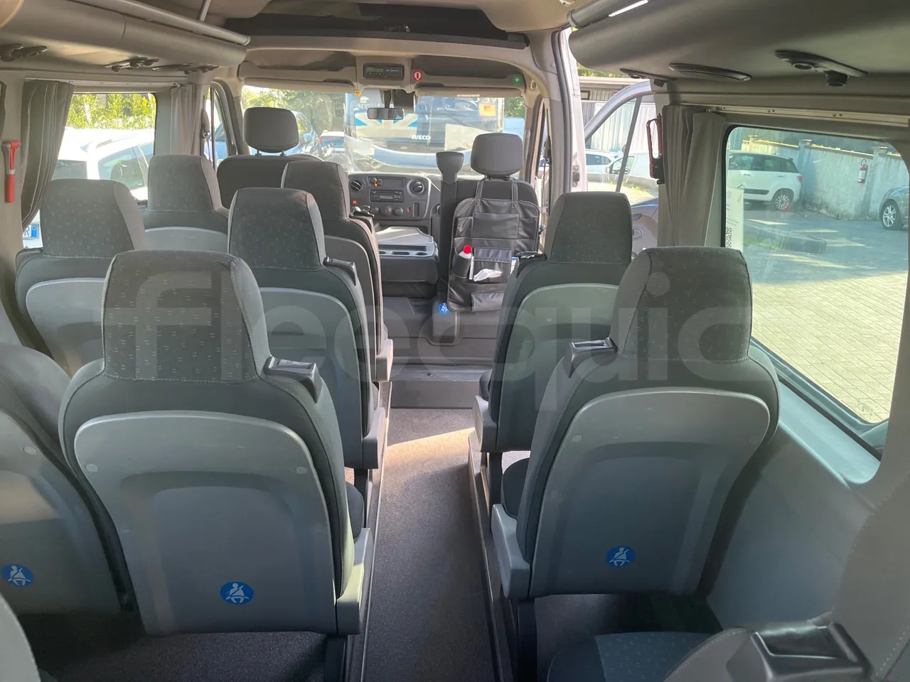 Opel Movano N4UE - 120 kwh - EURO5 - 6,198m - forward view middle aisle