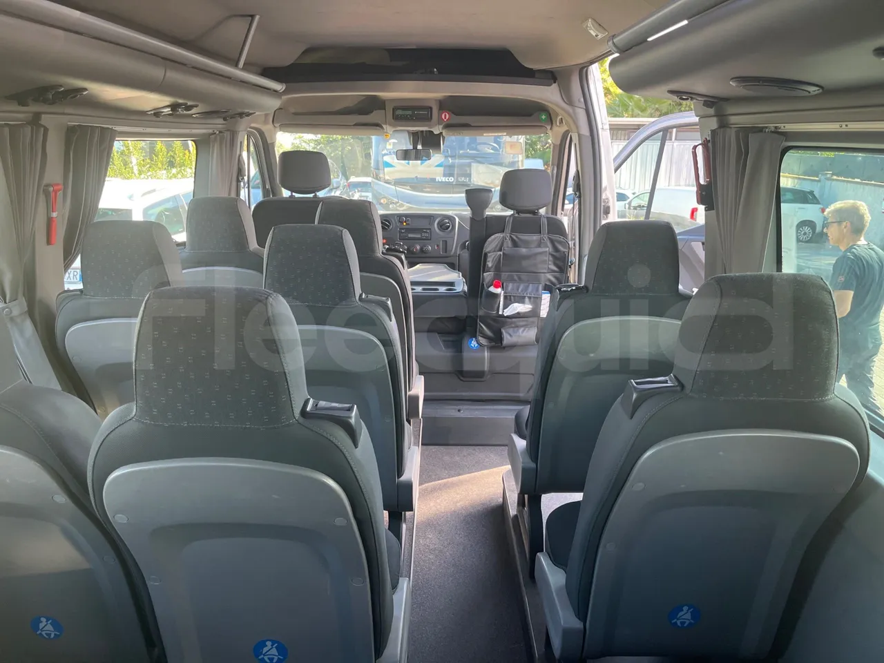 Opel Movano N4UE - 120 kwh - EURO5 - 6,198m - forward view all seats last row height