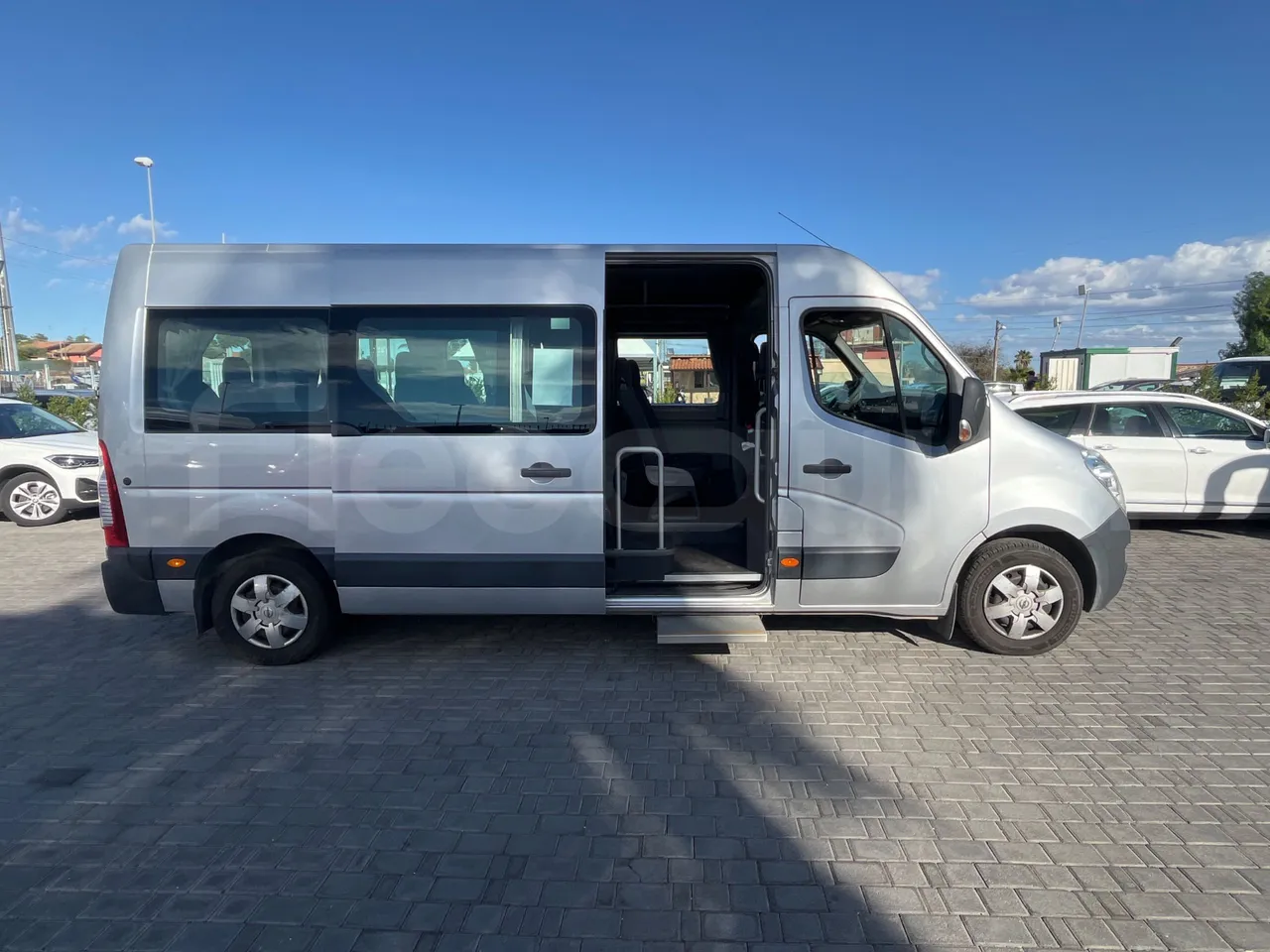 Opel Movano N4UE - 120 kwh - EURO5 - 6,198m - right side doors open