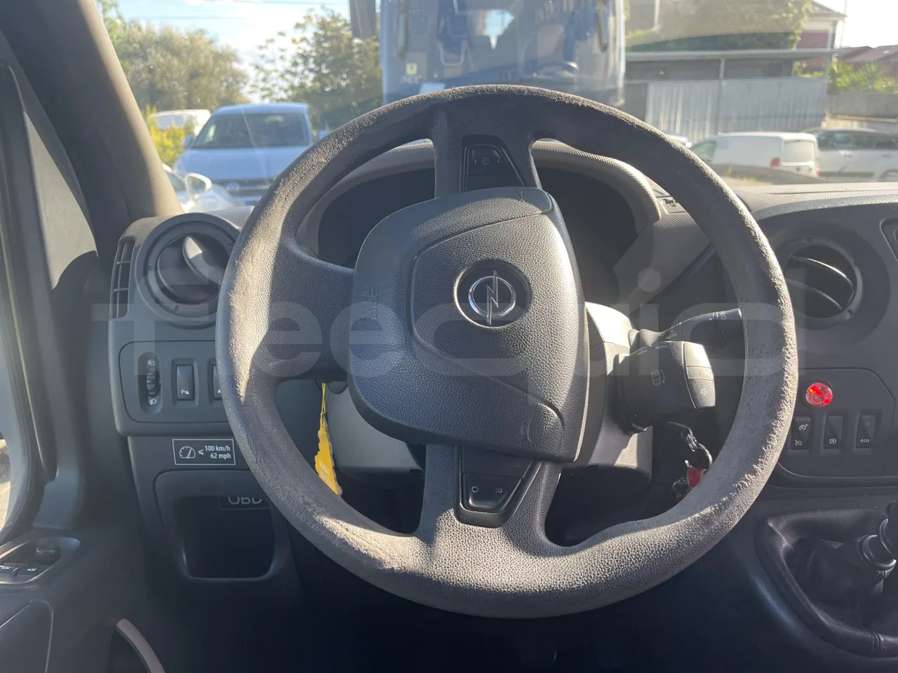 Opel Movano N4UE - 120 kwh - EURO5 - 6,198m - steering wheel photo