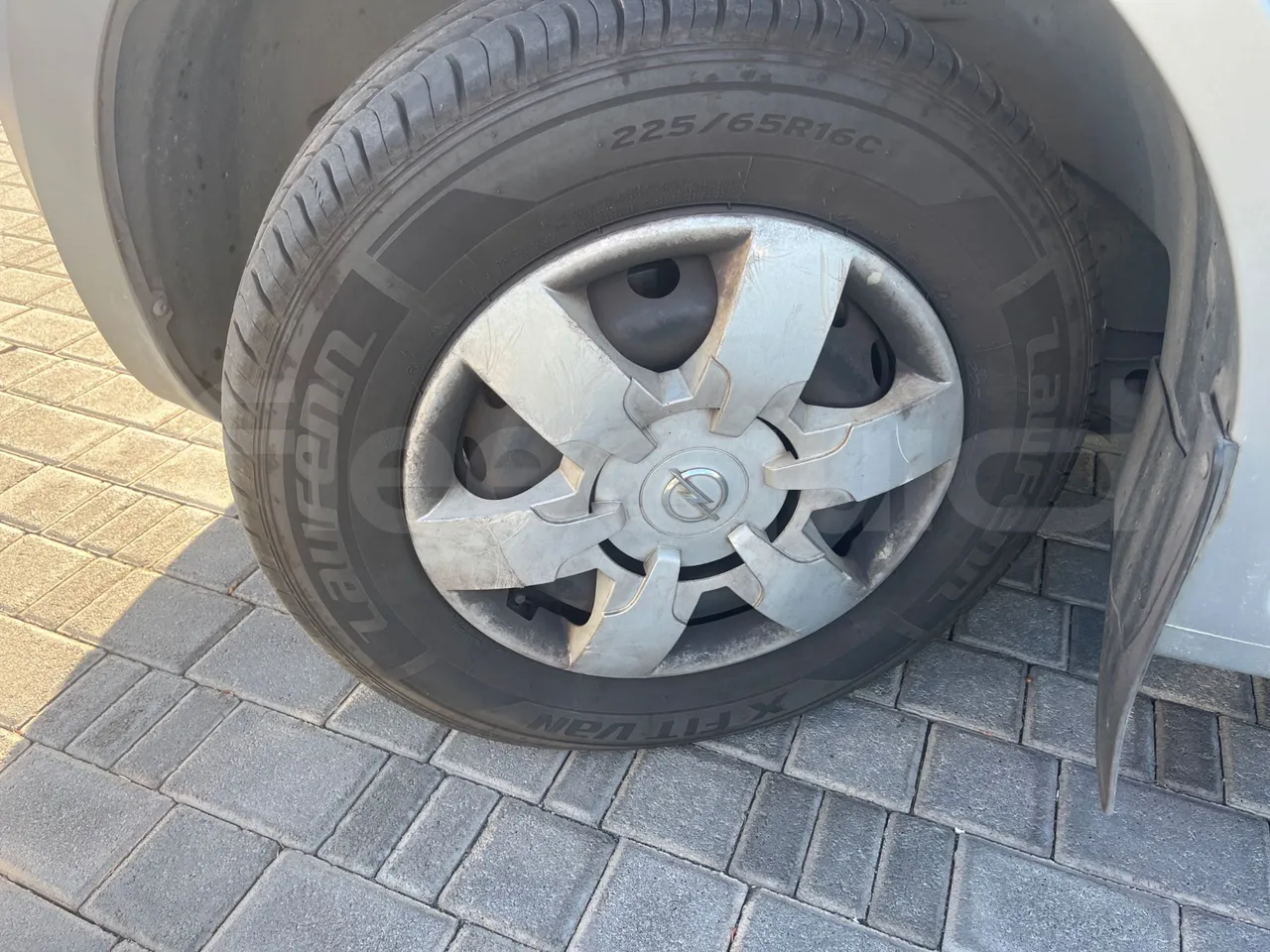 Opel Movano N4UE - 120 kwh - EURO5 - 6,198m - front left tire measurements