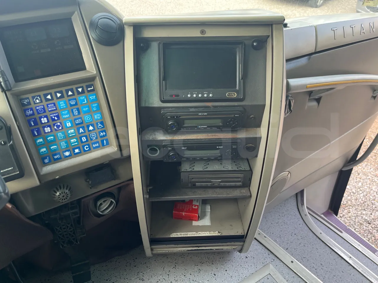 Scania Noge Titanium 12B6X2 - Euro 4 - 309 kW -  13.980 mt - radio accessories photo