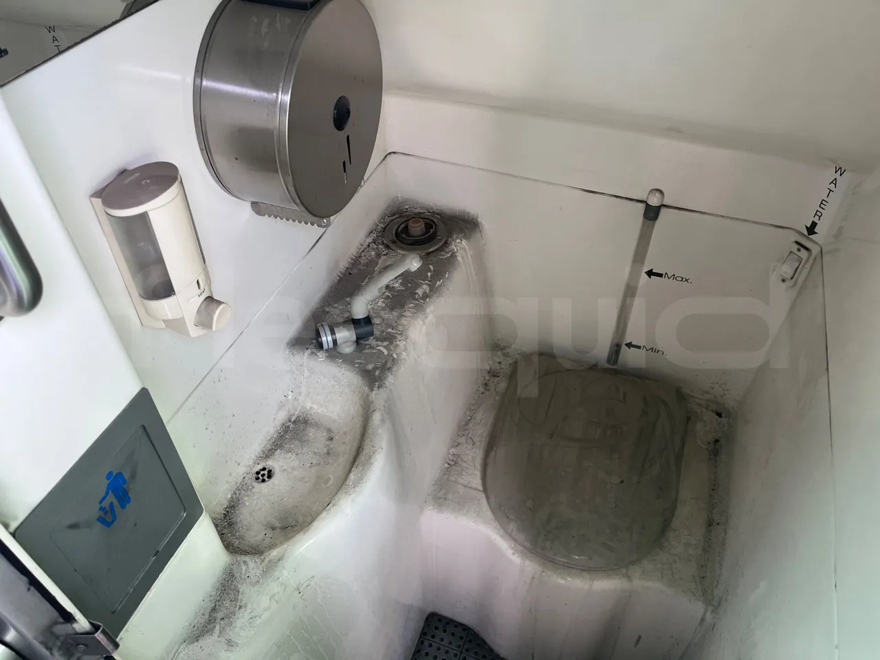 Scania Noge Titanium 12B6X2 - Euro 4 - 309 kW -  13.980 mt - toilette accessories photo