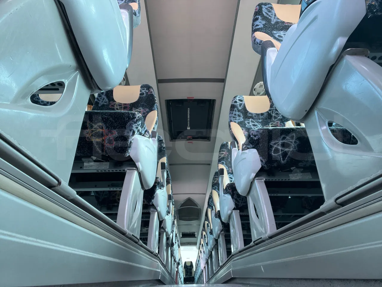 Scania Noge Titanium 12B6X2 - Euro 4 - 309 kW -  13.980 mt - seat brackets photo