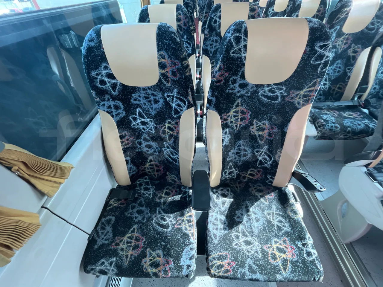 Scania Noge Titanium 12B6X2 - Euro 4 - 309 kW -  13.980 mt - single seat detail