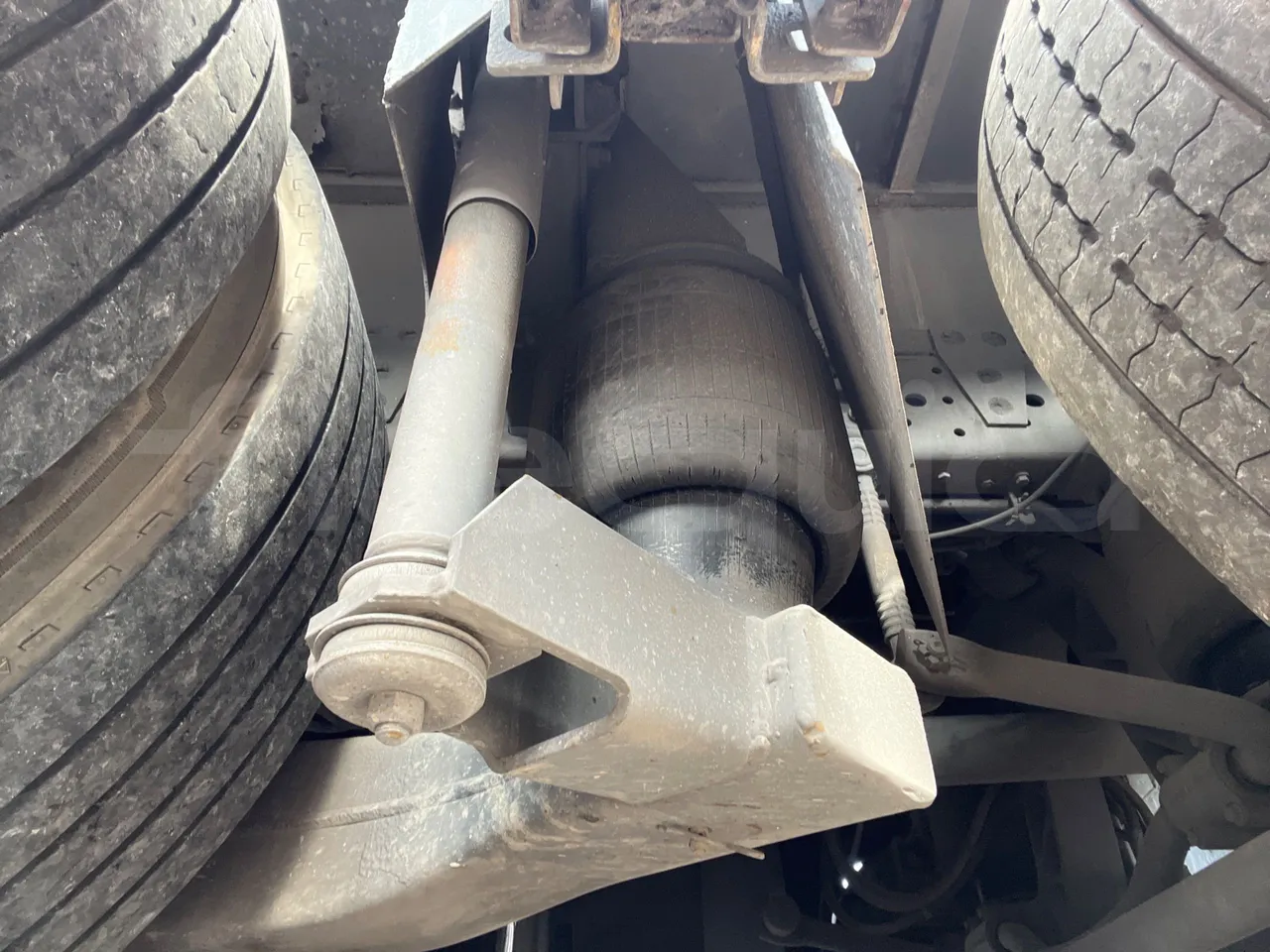 Scania Noge Titanium 12B6X2 - Euro 4 - 309 kW -  13.980 mt - axle 2 discs left