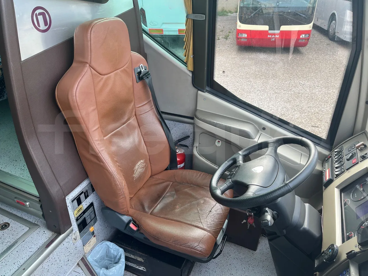 Scania Noge Titanium 12B6X2 - Euro 4 - 309 kW -  13.980 mt - driver's seat photo