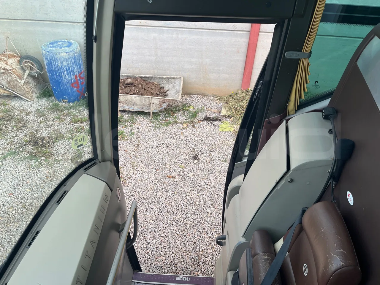 Scania Noge Titanium 12B6X2 - Euro 4 - 309 kW -  13.980 mt - handrails photo