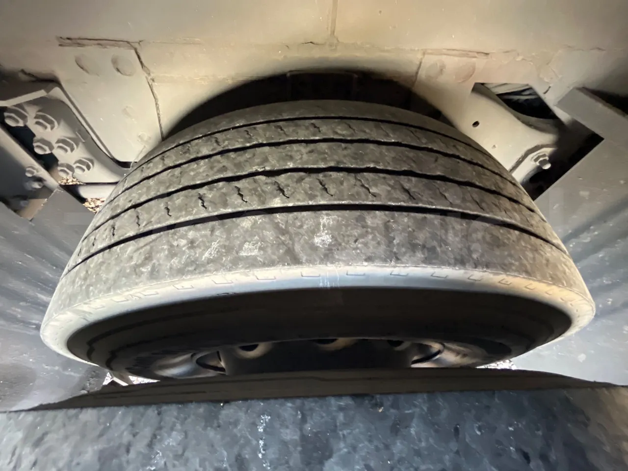 Scania Noge Titanium 12B6X2 - Euro 4 - 309 kW -  13.980 mt - axle 3 air springs 2 right