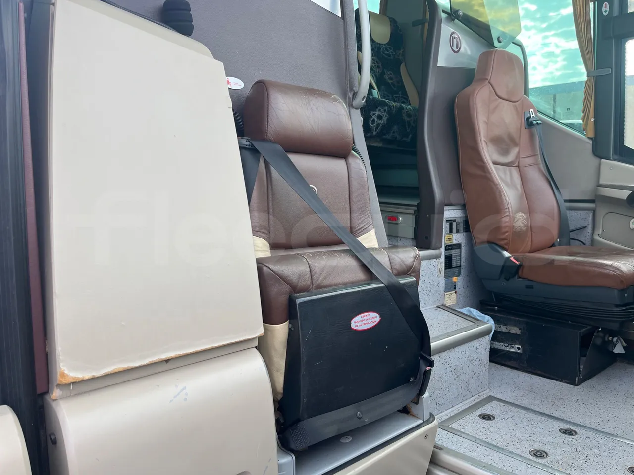 Scania Noge Titanium 12B6X2 - Euro 4 - 309 kW -  13.980 mt - hostess seat photo