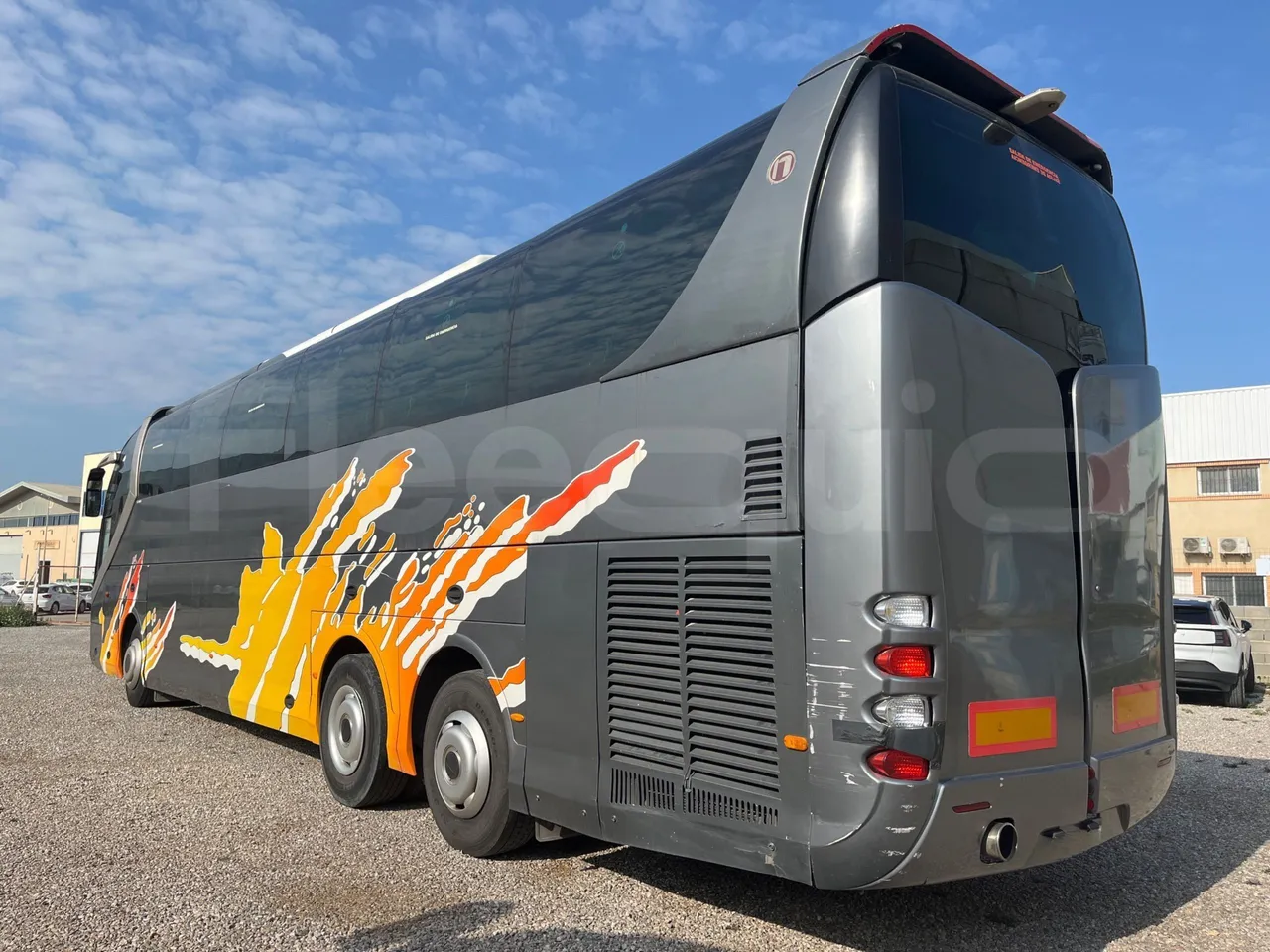 Scania Noge Titanium 12B6X2 - Euro 4 - 309 kW -  13.980 mt - under carpet photo