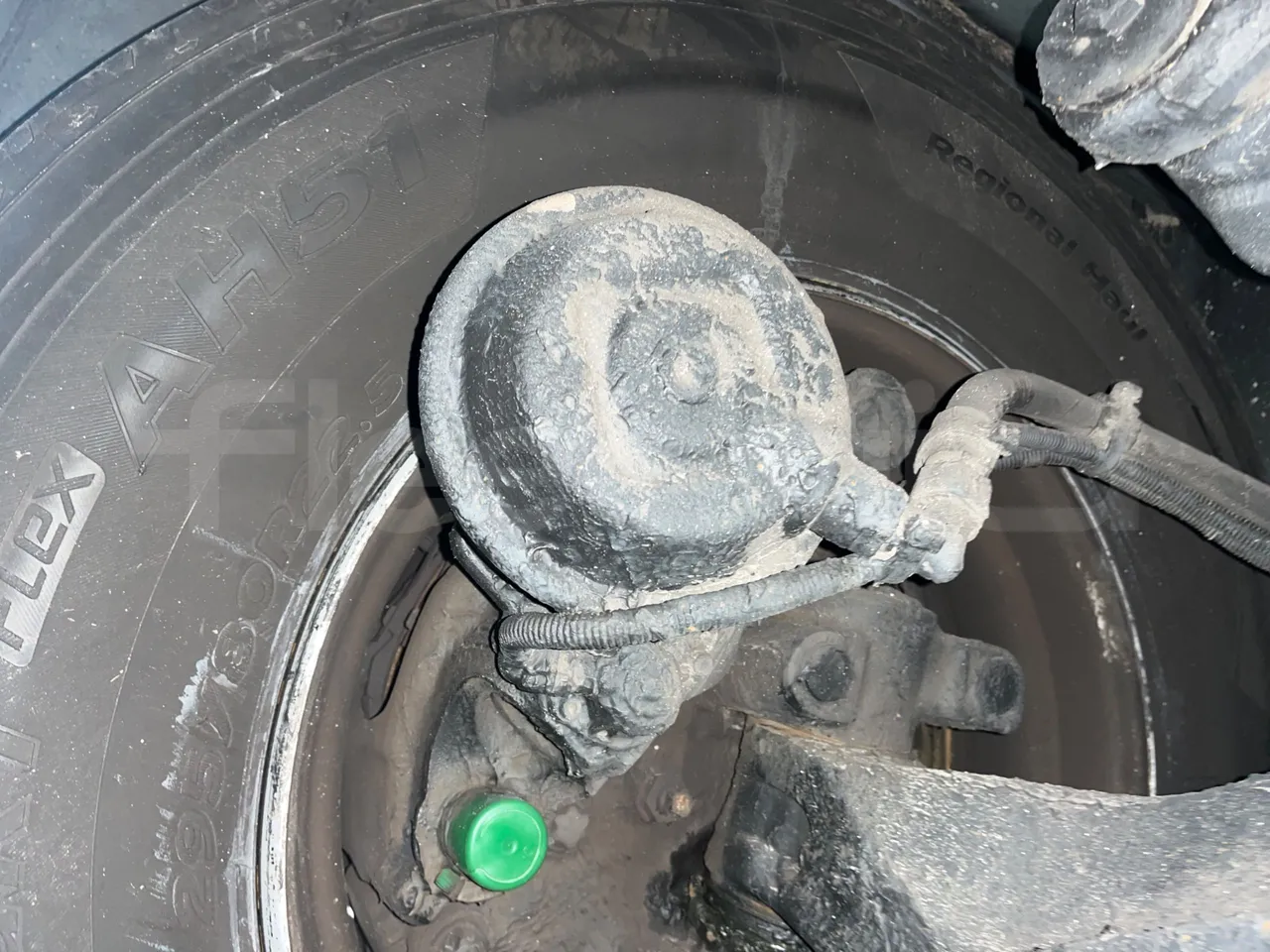 Neoplan JETLINER B274600 - Euro6 - 294kW - 13mt - front brake calipers left