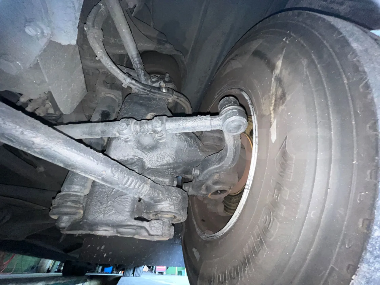 Neoplan JETLINER B274600 - Euro6 - 294kW - 13mt - front shock absorbers left