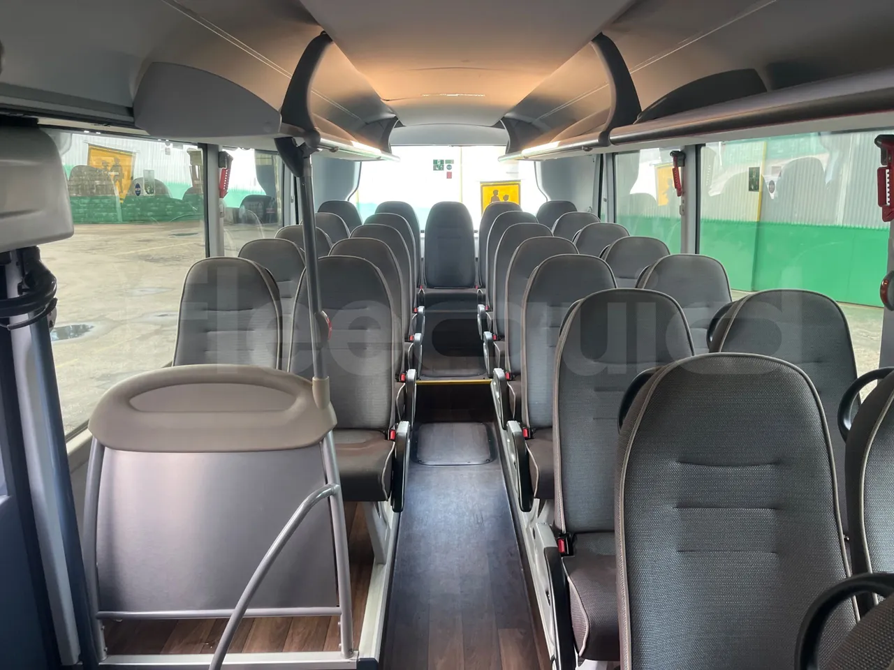 Neoplan JETLINER B274600 - Euro6 - 294kW - 13mt - reverse view middle aisle