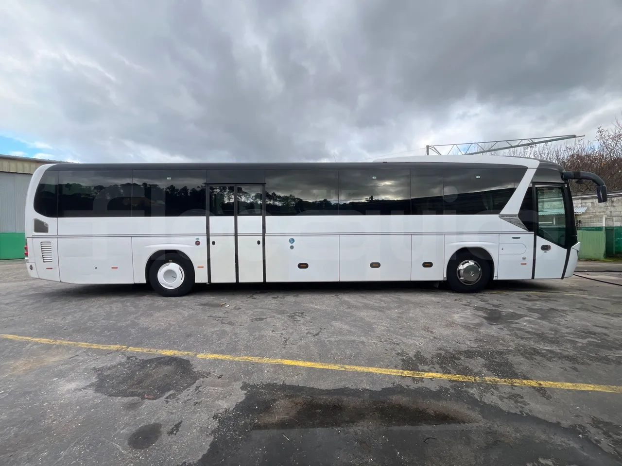 Neoplan JETLINER B274600 - Euro6 - 294kW - 13mt - right side doors closed