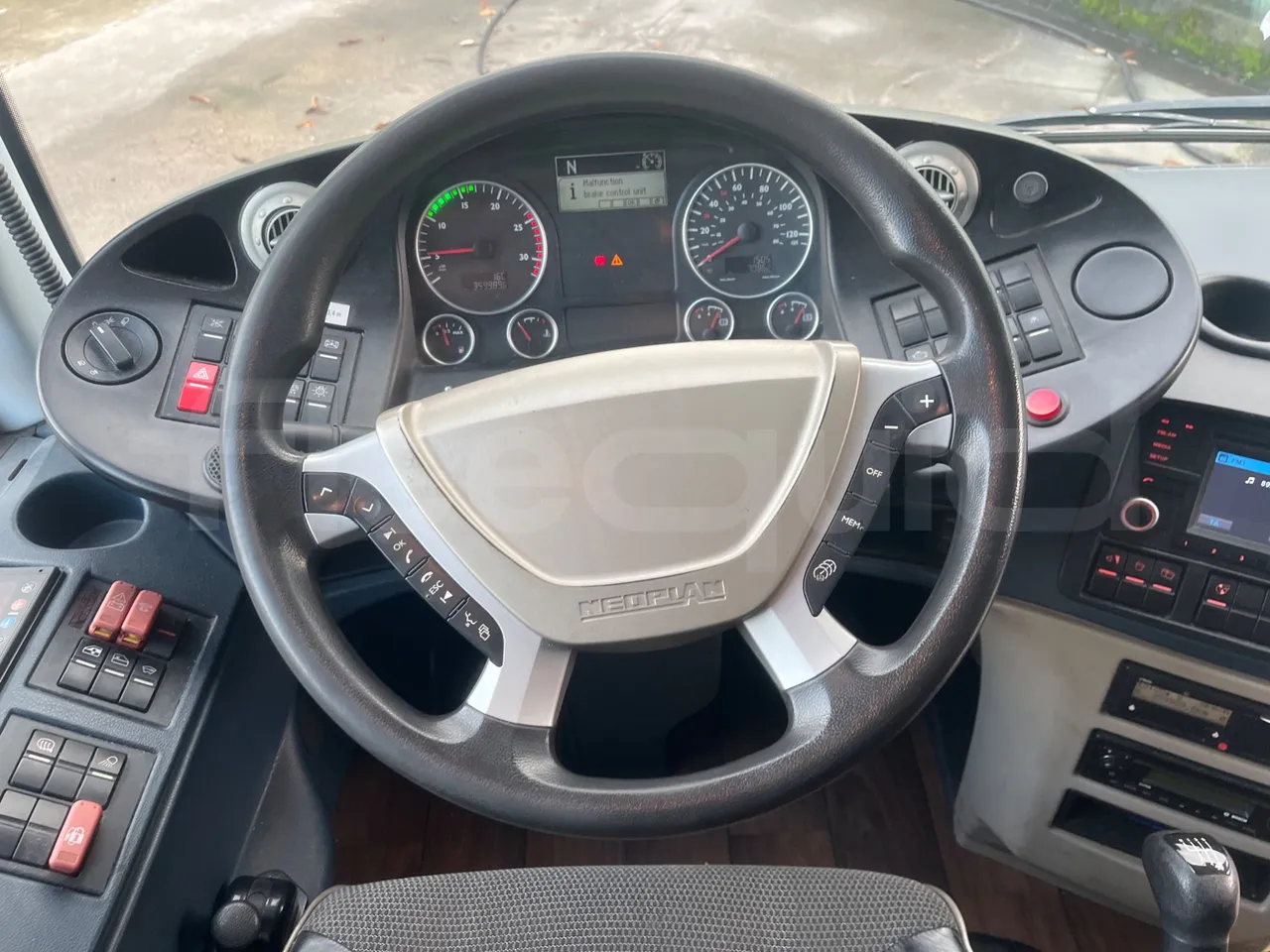 Neoplan JETLINER B274600 - Euro6 - 294kW - 13mt - steering wheel photo