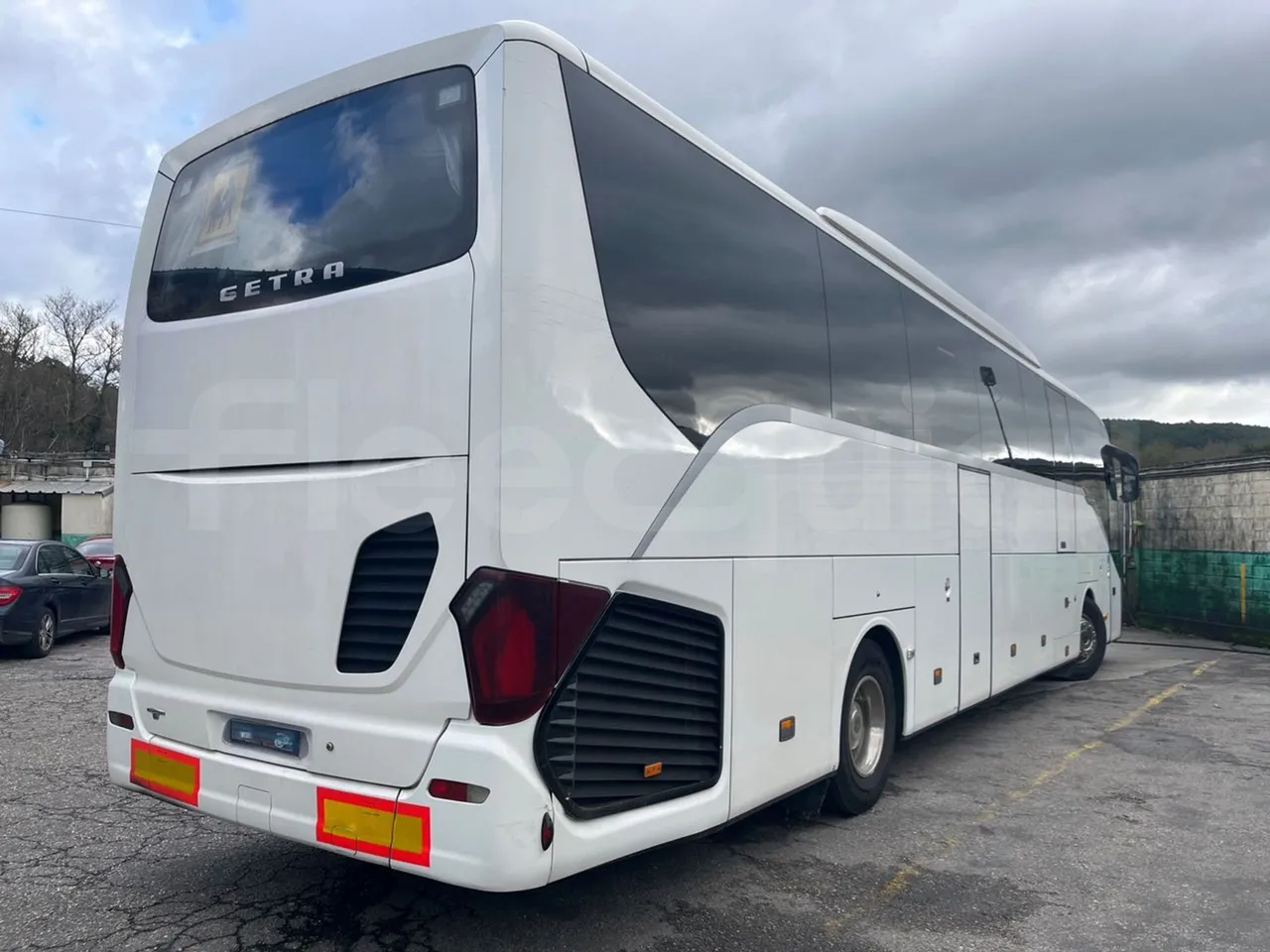 Setra S516 410 02 - EUR6 - 315kW - 13.115m - 3/4 right rear doors closed