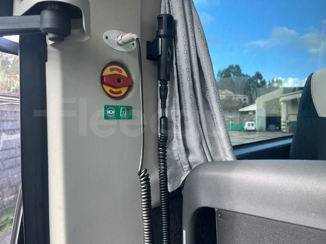 Setra S516 410 02 - EUR6 - 315kW - 13.115m - hostes microphone accessories photo