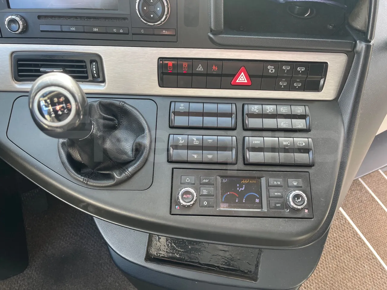 Setra S516 410 02 - EUR6 - 315kW - 13.115m - radio accessories photo