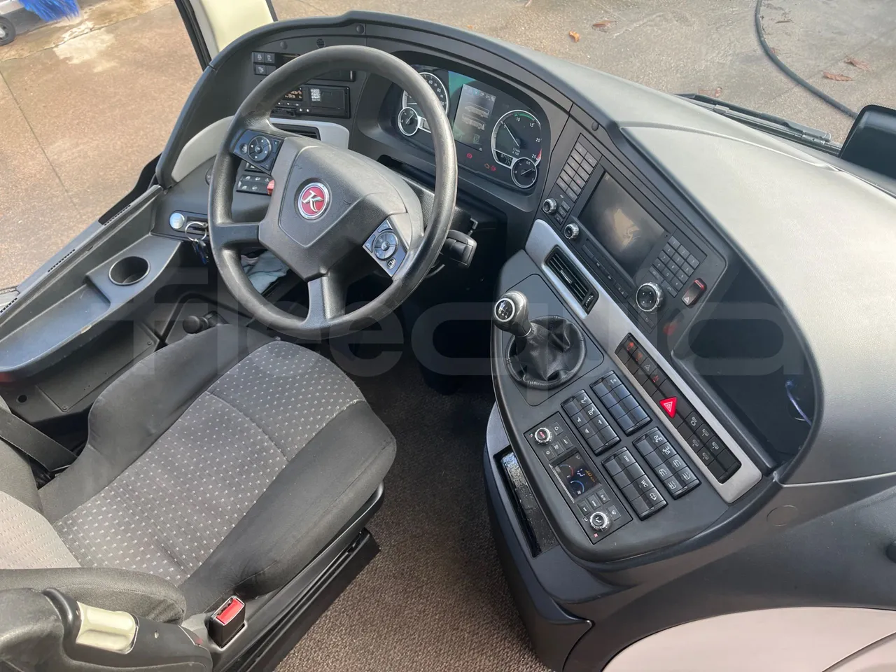 Setra S516 410 02 - EUR6 - 315kW - 13.115m - buttons panels on