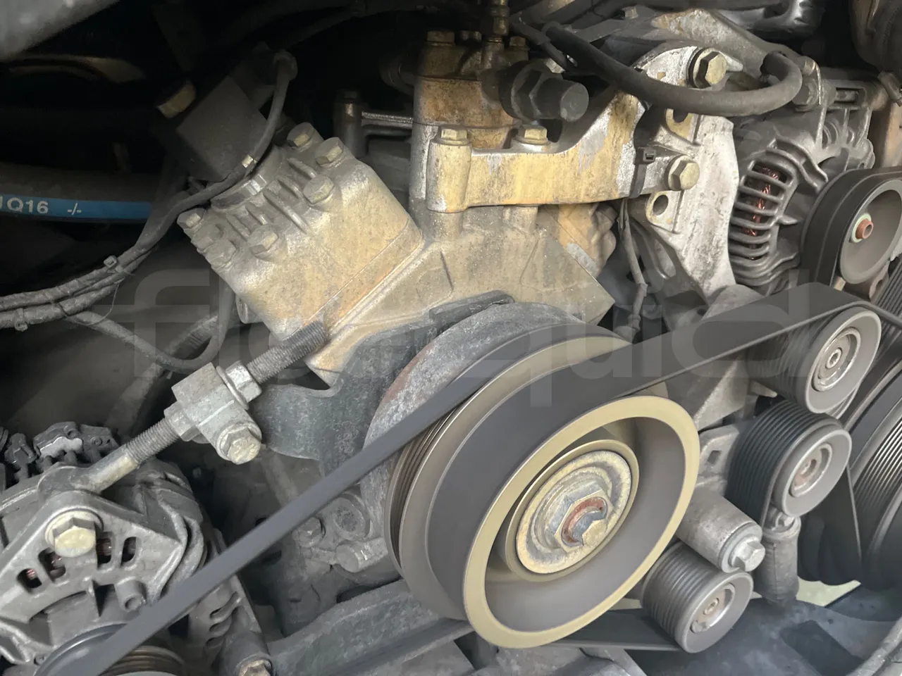 Setra S516 410 02 - EUR6 - 315kW - 13.115m - air conditioning compressor