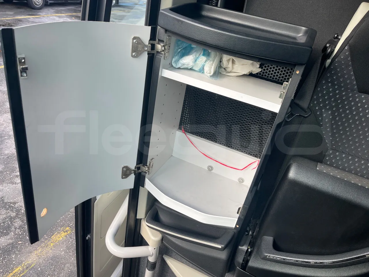 Setra S516 410 02 - EUR6 - 315kW - 13.115m - handrails photo