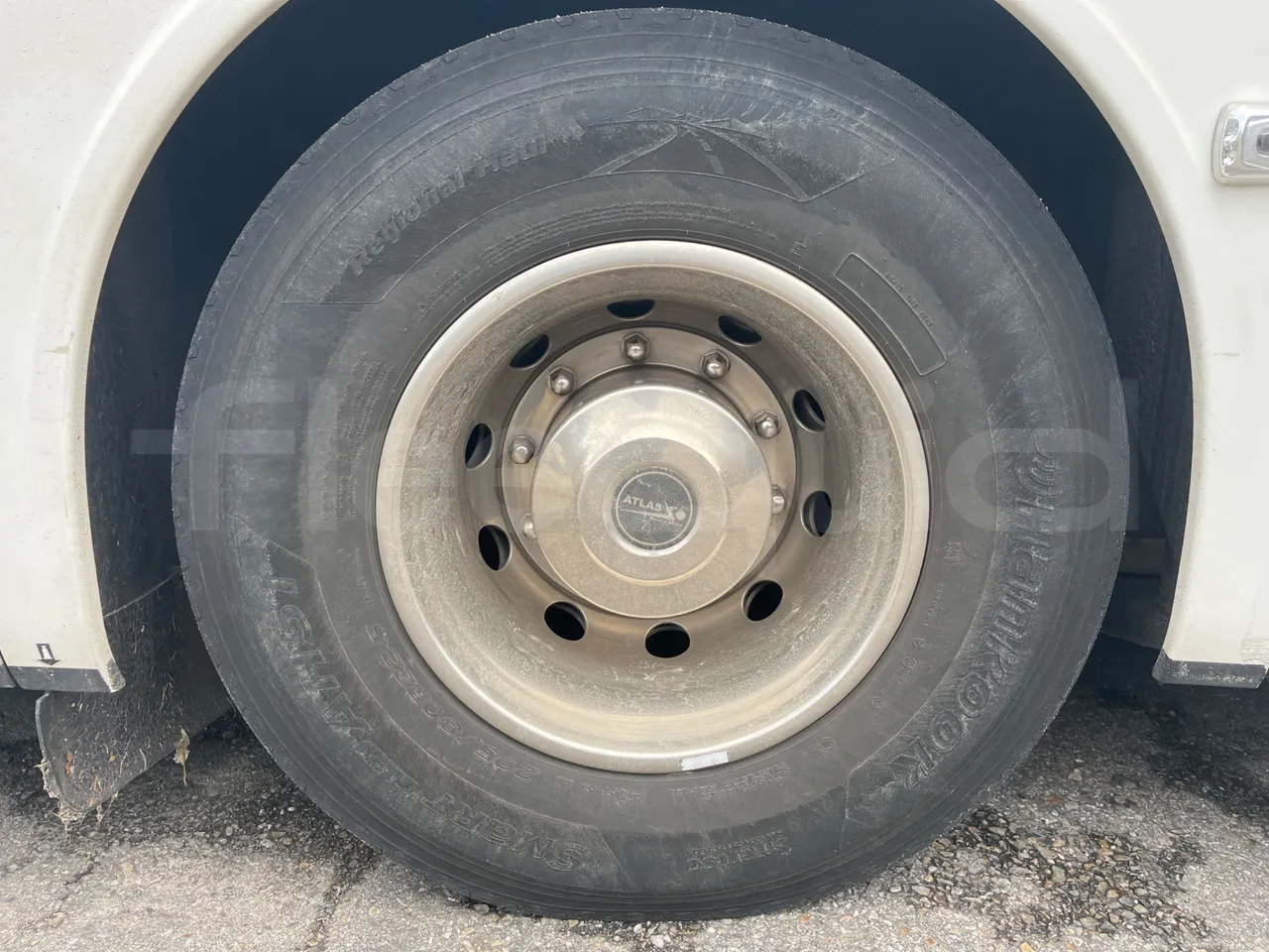 Setra S516 410 02 - EUR6 - 315kW - 13.115m - tread condition front tires left