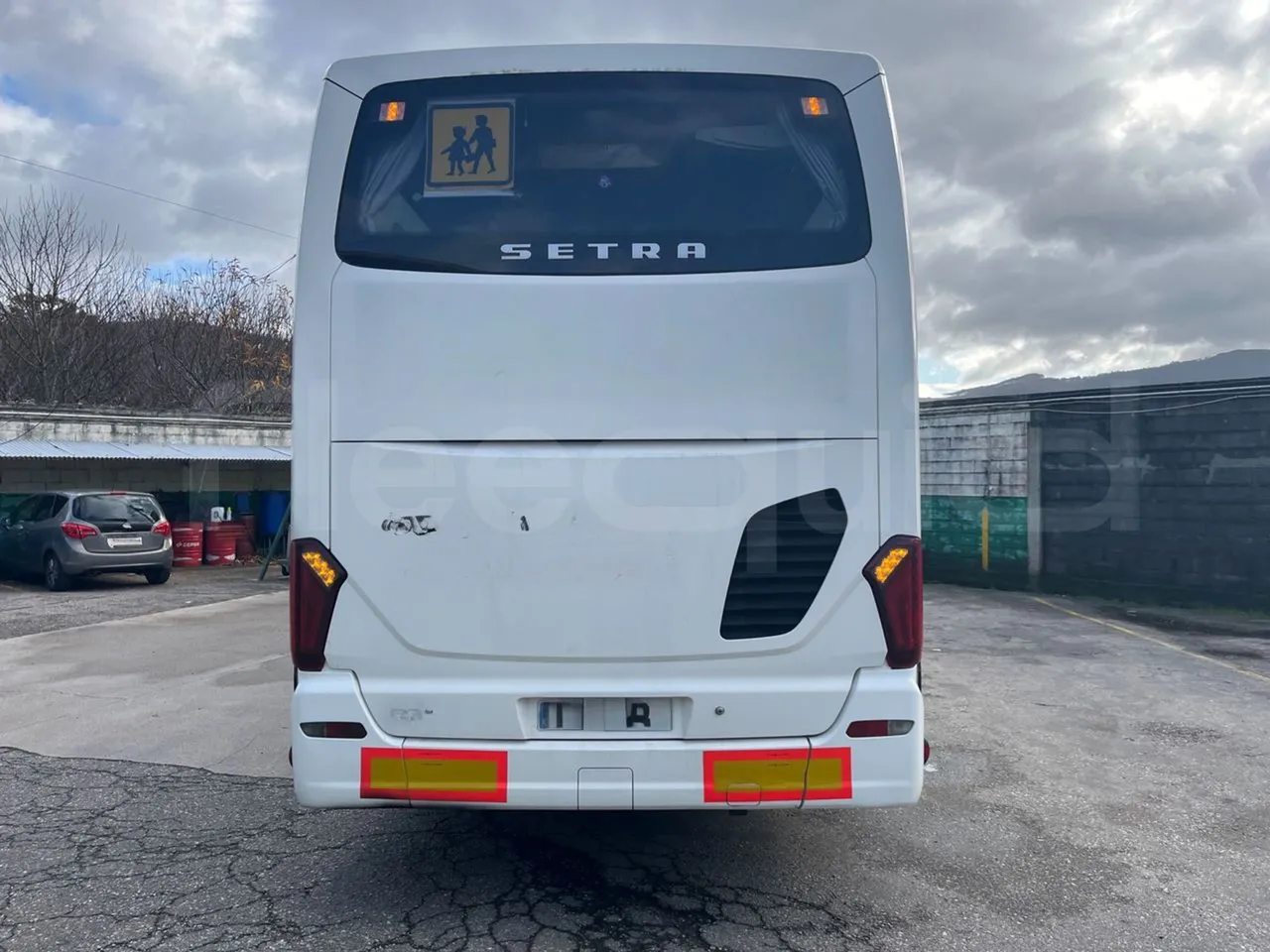 Setra S516 410 02 - EUR6 - 315kW - 13.115m - rear hatch closed