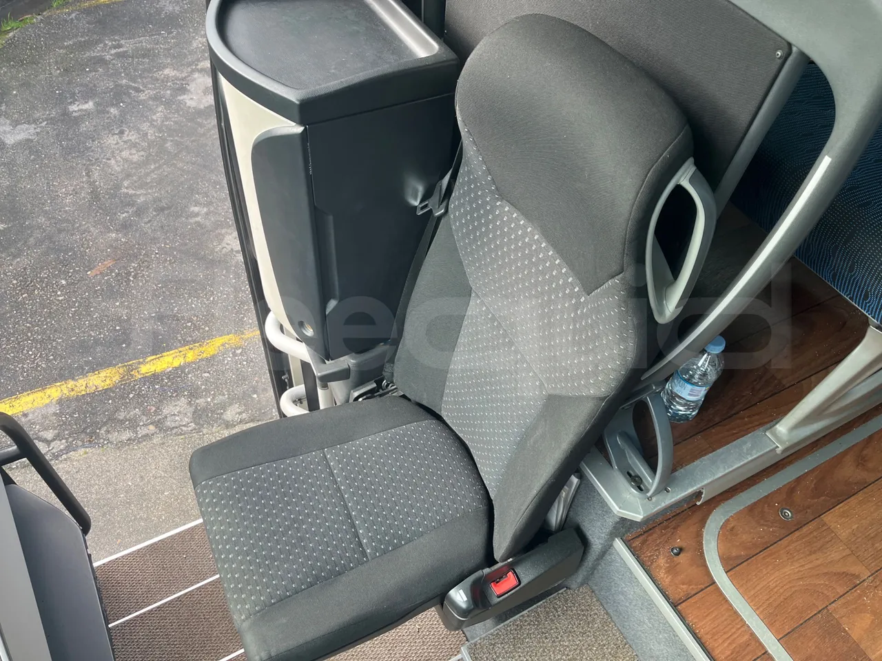 Setra S516 410 02 - EUR6 - 315kW - 13.115m - hostess seat photo
