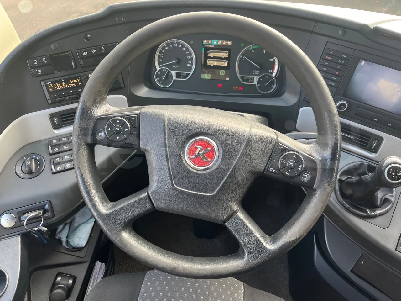 Setra S516 410 02 - EUR6 - 315kW - 13.115m - steering wheel photo