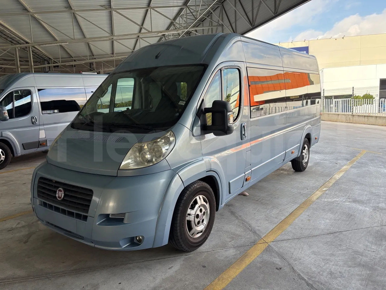 Fiat Ducato - 3/4 Front Left Side