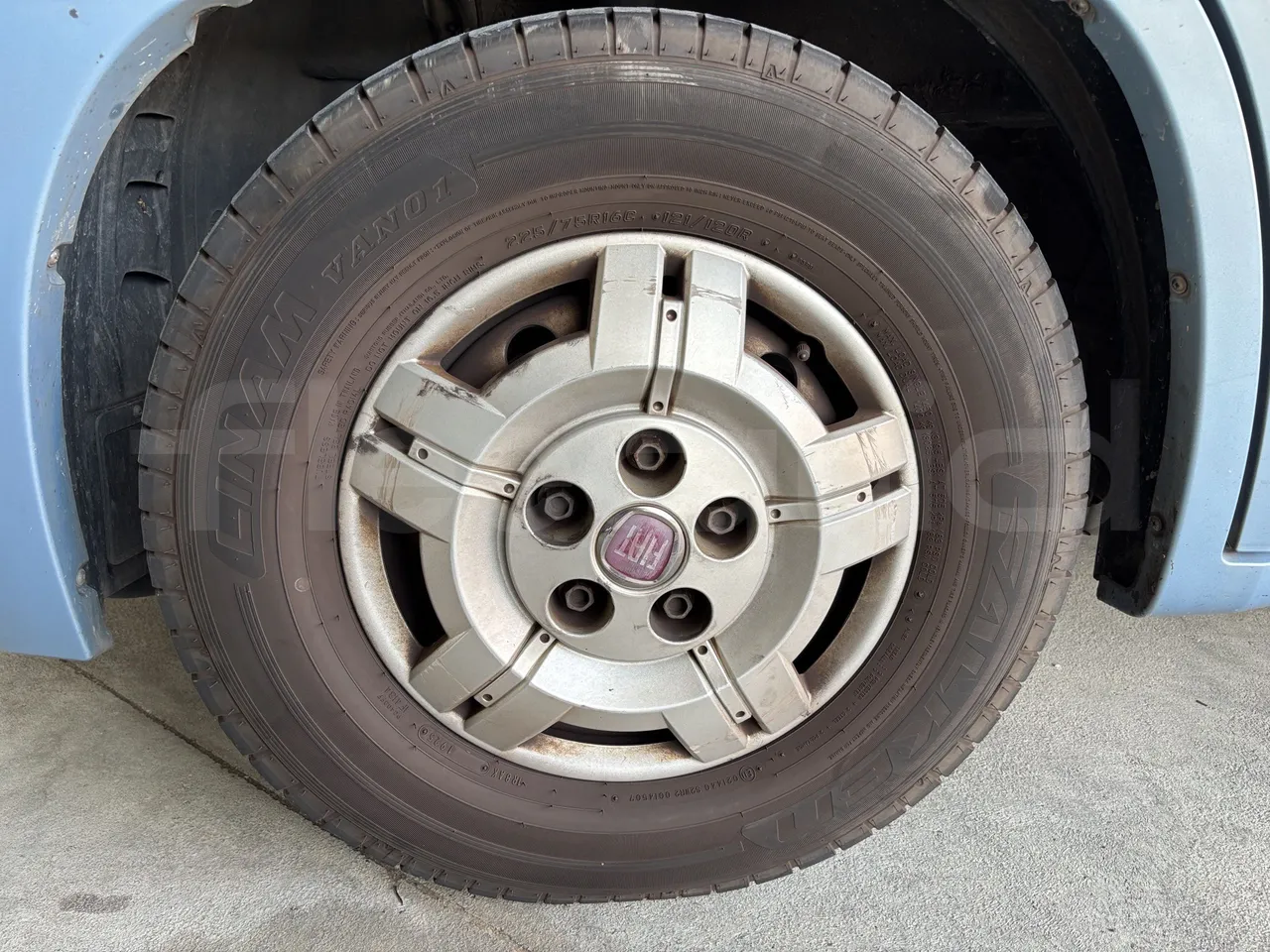 Fiat Ducato - First Axle Left Side: Complete Tyre