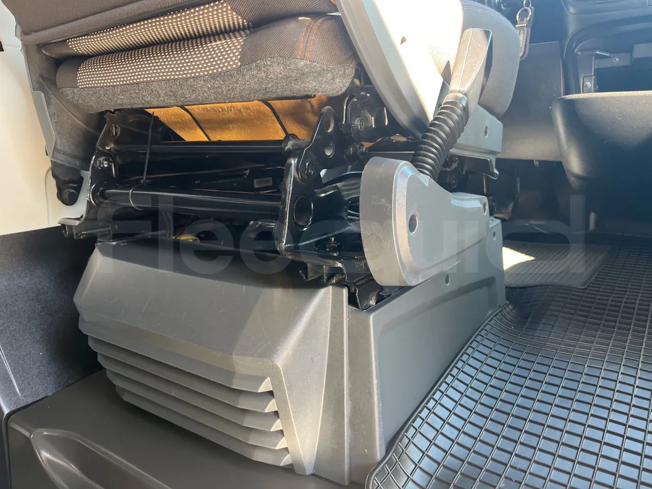 Fiat Ducato 250CENRC HE9RT - Euro 6 - 103 kW - 5.998 mt - folding seat photo