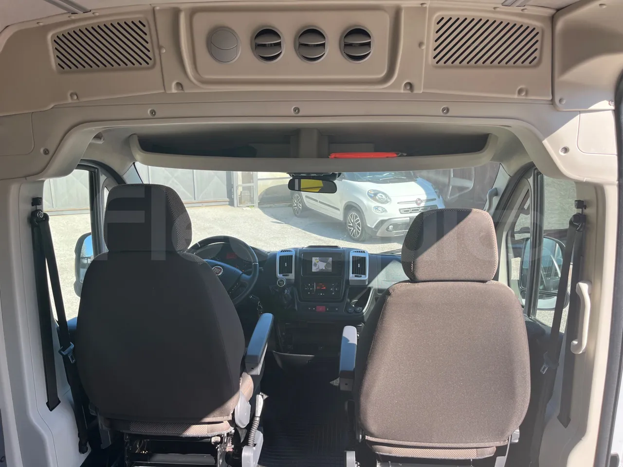 Fiat Ducato 250CENRC HE9RT - Euro 6 - 103 kW - 5.998 mt - roof hatch 1