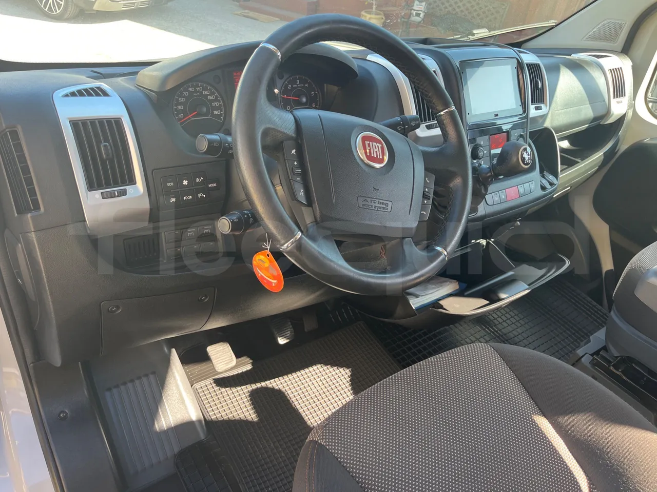 Fiat Ducato 250CENRC HE9RT - Euro 6 - 103 kW - 5.998 mt - monitor detail photo