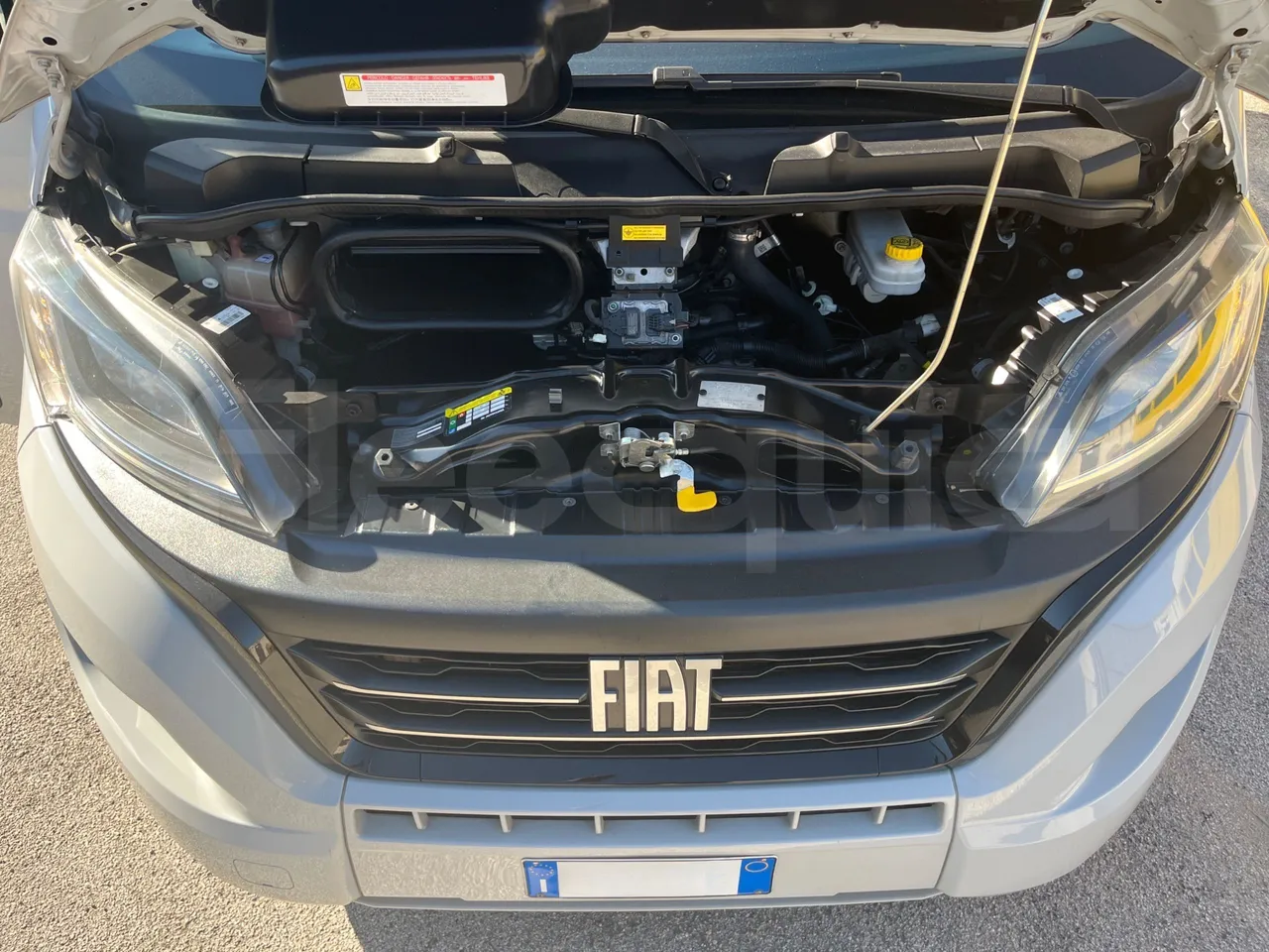 Fiat Ducato 250CENRC HE9RT - Euro 6 - 103 kW - 5.998 mt - rear hatch open