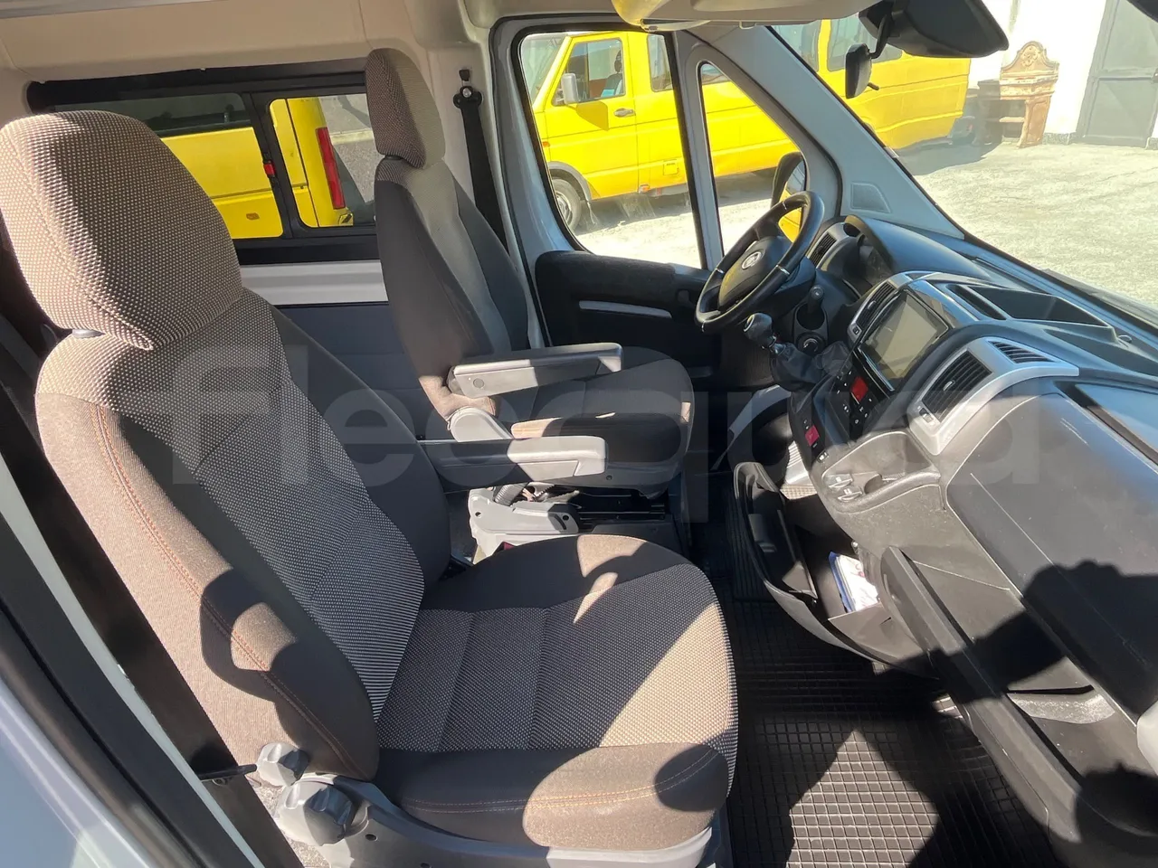 Fiat Ducato 250CENRC HE9RT - Euro 6 - 103 kW - 5.998 mt - hostess seat photo