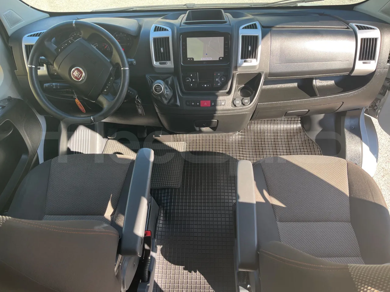 Fiat Ducato 250CENRC HE9RT - Euro 6 - 103 kW - 5.998 mt - steering wheel photo