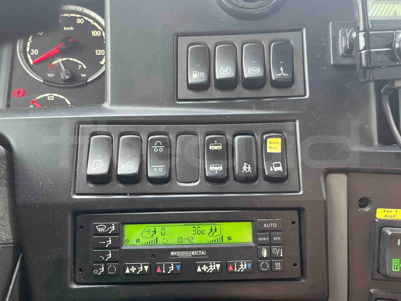 Scania Touring HD - onboard devices 2